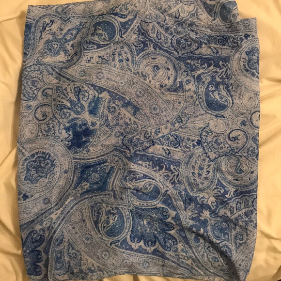 H&M Blue Paisley Infinity Scarf - Picture 4 of 4